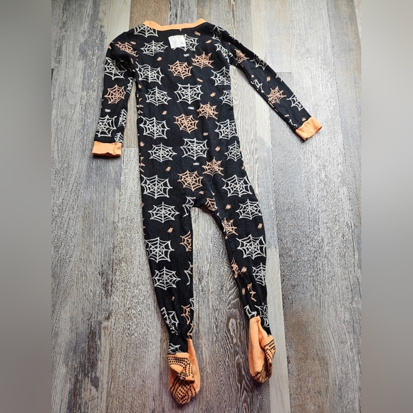 HALLOWEEN Burt's Bees Zippy Footie Size 18 Months Black With Spider Webs - Picture 5 of 6